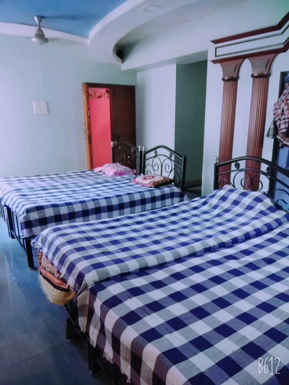 Budget 4 Sharing Living Room Girls PG Near Nerul Railway Station